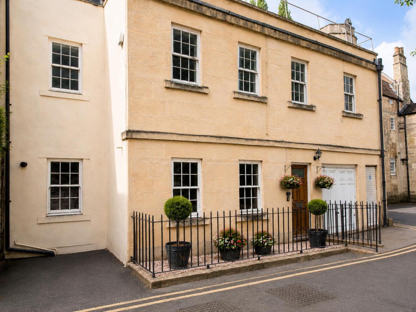 The Falcon Collection townhouse in Bath